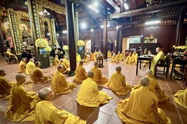 Chư Tăng thính giới chung tại tổ đình Hội Sơn