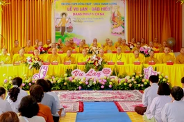 Đại lễ Vu lan - Báo hiếu, dâng y ca-sa và cài hoa hồng hiếu hạnh tại chùa Thanh Lương (P.Mỹ Trà, Đồng Tháp)