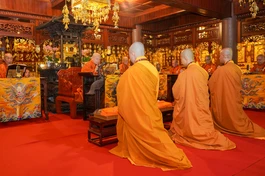 Hội đồng Thập sư đăng đàn truyền giới Tỳ-kheo tại giới trường chùa Minh Thành