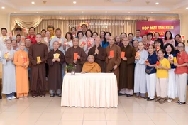 Niềm hoan hỷ của cán bộ, nhân viên và cộng tác viên Báo Giác Ngộ trong ngày gặp mặt đầu năm mới - Ảnh: Bảo Toàn/BGN