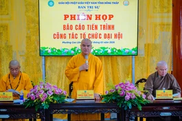 Thượng tọa Thích Tĩnh Triệt, Ủy viên Hội đồng Trị sự, Trưởng ban Trị sự GHPGVN tỉnh Đồng Tháp phát biểu chỉ đạo tại buổi họp 