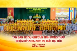 Thượng tọa Thích Tĩnh Triệt được tái suy cử Trưởng ban Trị sự GHPGVN tỉnh Đồng Tháp nhiệm kỳ 2026-2031 và các thành viên tân Ban Trị sự chính thức ra mắt đại hội tại phiên trọng thể sáng 10-4-2026 - Ảnh: Nguyện Truyền/BGN