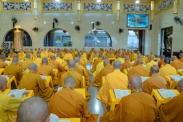 Chư tôn đức tham dự lễ Bố-tát định kỳ theo truyền thống thiền môn