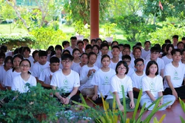 Các bạn trẻ tham gia khóa tu “Hạnh phúc ở đây bây giờ” lần V tại thiền viện Trúc Lâm Bình Phước