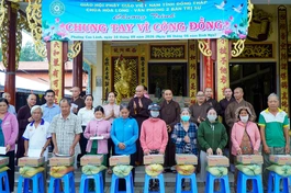 200 phần quà nhân dịp Tết Trung thu gủi đến bà con có hoàn cảnh khó khăn tại địa phương 
