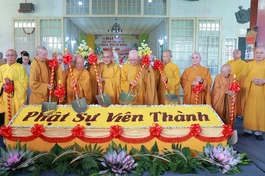 Chư tôn đức thực hiện nghi thức động thổ xây dựng đánh dấu khởi đầu công trình trùng tu chùa Pháp Hoa