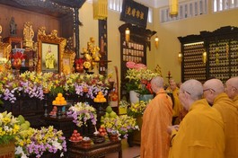 Sáng 11-2, Trưởng lão Hòa thượng Thích Trí Quảng - Pháp chủ GHPGVN đã quang lâm tổ đình Ấn Quang (Q.10), tham dự lễ tưởng niệm 50 năm ngày viên tịch của Đại lão Hòa thượng Thích Tịnh Khiết, Hội chủ Tổng hội Phật giáo Việt Nam, Đệ nhất Tăng thống GHPGVNTN - Ảnh: Bảo Toàn/ BGN