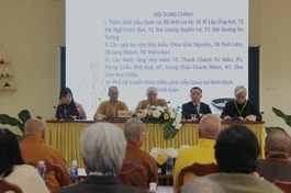 Chiều 31-12-2023, các đại biểu tham dự Hội thảo khoa học "Thiền phái Liễu Quán: Lịch sử hình thành và phát triển" đã bước vào các phiên chuyên đề của tại cơ sở II Học viện Phật giáo VN tại Huế - Ảnh: Quảng Điền