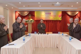 Buổi họp giữa Ban Biên tập Báo Giác Ngộ và tập thể nhân viên nhằm triển khai một số công tác sắp tới và trao quyết định phân công nhân sự diễn ra vào sáng 1-4 - Ảnh: Bảo Toàn