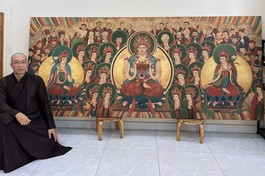 Một tác phẩm sơn dầu của họa sĩ Lê Sơn khắc họa hình tượng chư Phật, Bồ-tát và Thánh chúng