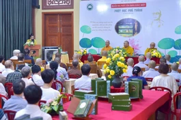 Buổi tọa đàm ra mắt ấn bản đặc biệt của bộ sách Phật học phổ thông do cố Trưởng lão Hòa thượng Thích Thiện Hoa vào chiều 24-2 tại tu viện Huệ Quang - Ảnh: Quảng Đạo
