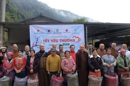 Chương trình “Tết yêu thương Xuân Bính Ngọ 2026” tiếp tục đến trao tặng các phần quà Tết tới đồng bào các dân tộc sinh sống trên địa bàn tỉnh Lai Châu vào ngày 28-1 - Ảnh: Nguyễn Cường