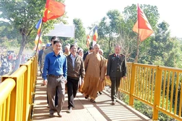 Cây cầu Bình An hoàn thành trong niềm hoan hỷ của địa phương