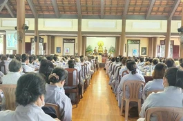 Trong thời pháp thoại do Ni sư Hạnh Chiếu thuyết giảng - Ảnh: Chánh Hùng Lực