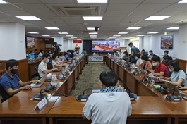 Quang cảnh buổi họp