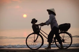 Thương mẹ nhất, vì mẹ đã rất thương con