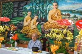 Ni trưởng Thích nữ Tịnh Nguyện chứng minh, chủ trì buổi họp mặt trước thềm xuân Tân Sửu