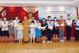 Lễ trao 50 suất học bổng đến các em học sinh thuộc gia đình chính sách trên địa bàn quận 3