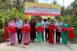 Đại đức Thích Minh Trí đã bàn giao cầu nông thôn số 31 tại ấp Ô Tre Lớn, xã Thanh Mỹ