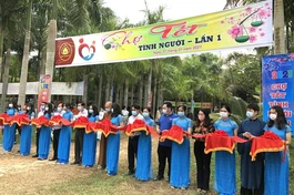 “Chợ Tết tình người” lần 1 tại Viện Chuyên Tu 2 thuộc ấp Bình Lâm, xã Lộc An, huyện Long Thành