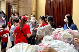 "Siêu thị 0 đồng" được tổ chức tại chùa Từ Nghiêm với 500 suất quà Tết