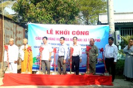 Ủy ban MTTQVN xã Tân Phú phối hợp với chùa Nam An tổ chức khởi công xây cầu Đốc Vàng Hạ