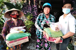 Một học sinh lớp 11 đập ống heo mua quà tặng người nghèo