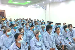 86 bệnh nhân nghèo bị đục thuỷ tinh thể, đến từ các tỉnh thành được phẫu thuật đem lại ánh sáng