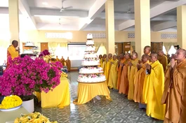 Chúng đệ tử xuất gia, Tăng Ni sinh Trường Cao - Trung cấp Phật học tỉnh khánh tuế Hòa thượng Thích Quảng Hiển