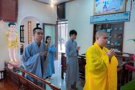 Các Phật tử trẻ tham gia khóa tu cuối tuần tại chùa Vạn Đức