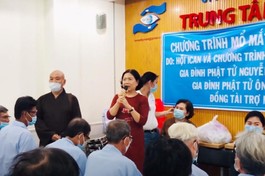 Tổ chức phẫu thuật ghép thủy tinh thể nhân tạo cho 100 bệnh nhân nghèo