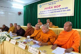 Chư tôn đức chủ tọa hội nghị mở rộng của Ban Trị sự tỉnh Bà Rịa - Vũng Tàu