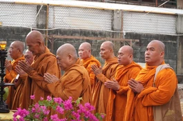 Chư tôn giáo phẩm Hệ phái Khất sĩ cầu nguyện cho công trình trùng tu tịnh xá Ngọc Vân sớm hoàn thành