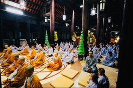 Chùa Pháp Võ đã tổ chức lạy ngũ bách danh nhân Kỷ niệm khánh đản Đức Bồ-tát Quán Thế Âm - Ảnh: CTV