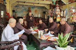 Hòa thượng Thích Thiện Hòa phát biểu khai mạc buổi họp của Thường trực Ban Trị sự quận Tân Phú