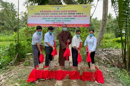 Lễ khởi công xây dựng cầu nông thôn số 52 tại ấp số 6, xã Mỹ Cẩm, huyện Càng Long - Ảnh: L.B