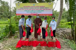 Lễ khởi công xây dựng cầu nông thôn số 52 tại ấp số 6, xã Mỹ Cẩm, huyện Càng Long - Ảnh: L.B