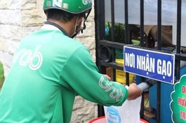 ATM gạo cho người khó khăn trong mùa dịch tại chùa Bửu Đà khai trương sáng 10-6 - Ảnh: BĐ