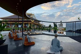 Chư Ni nội tự đang tâm niệm an cư tại thiền viện tham gia khóa tu thiền Tâm An Lạc trực tuyến - Ảnh: QÂTV