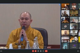 Thượng tọa Thích Đức Thiện chủ trì buổi họp của Ban Thư ký Hội đồng Trị sự cùng Ban Thư ký Ban Trị sự GHPGVN 63 tỉnh thành - Ảnh: BTC