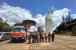 Những chuyến hàng hóa xuất phát từ chùa Linh Ẩn, thị trấn Nam Ban, huyện Lâm Hà - Lâm Đồng