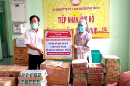  Sư cô Thích nữ Quảng Như thăm và ủng hộ Trung tâm Cách ly huyện Phú Thiện