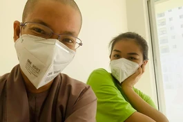 Sư cô Nhuận Bình và tình nguyện viên tại Bệnh viện Dã chiến thu dung số 12 - TP.Thủ Đức