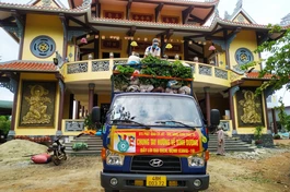 Chuyến xe chở 8 tấn nông sản đến với bà con vùng dịch tỉnh Bình Dương