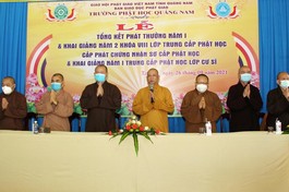  Chư tôn đức tham dự khai giảng năm học mới (2021-2022) năm học thứ 2 lớp Trung cấp Phật học khóa VIII
