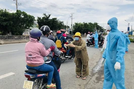 Chùa Thạnh Đức chia sẻ với bà con trên hành trình trở về quê