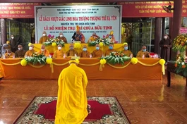 Đại đức Thích Trung Kim tân trụ trì chùa Bửu Tịnh đối trước chư tôn đức phát nguyện nhận nhiệm vụ