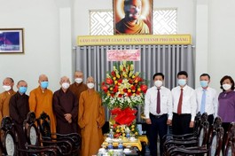 Lãnh đạo TP.Đà Nẵng đến thăm và chúc mừng Ban Trị sự GHPGVN thành phố nhân Kỷ niệm 40 năm thành lập GHPGVN