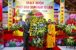 Ban Tôn giáo Chính phủ tặng hoa chúc mừng đại hội