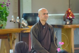 Khóa học do thầy Chân Pháp Niệm phụ trách, chia sẻ về nội dung “14 bài kệ chỉ quán”